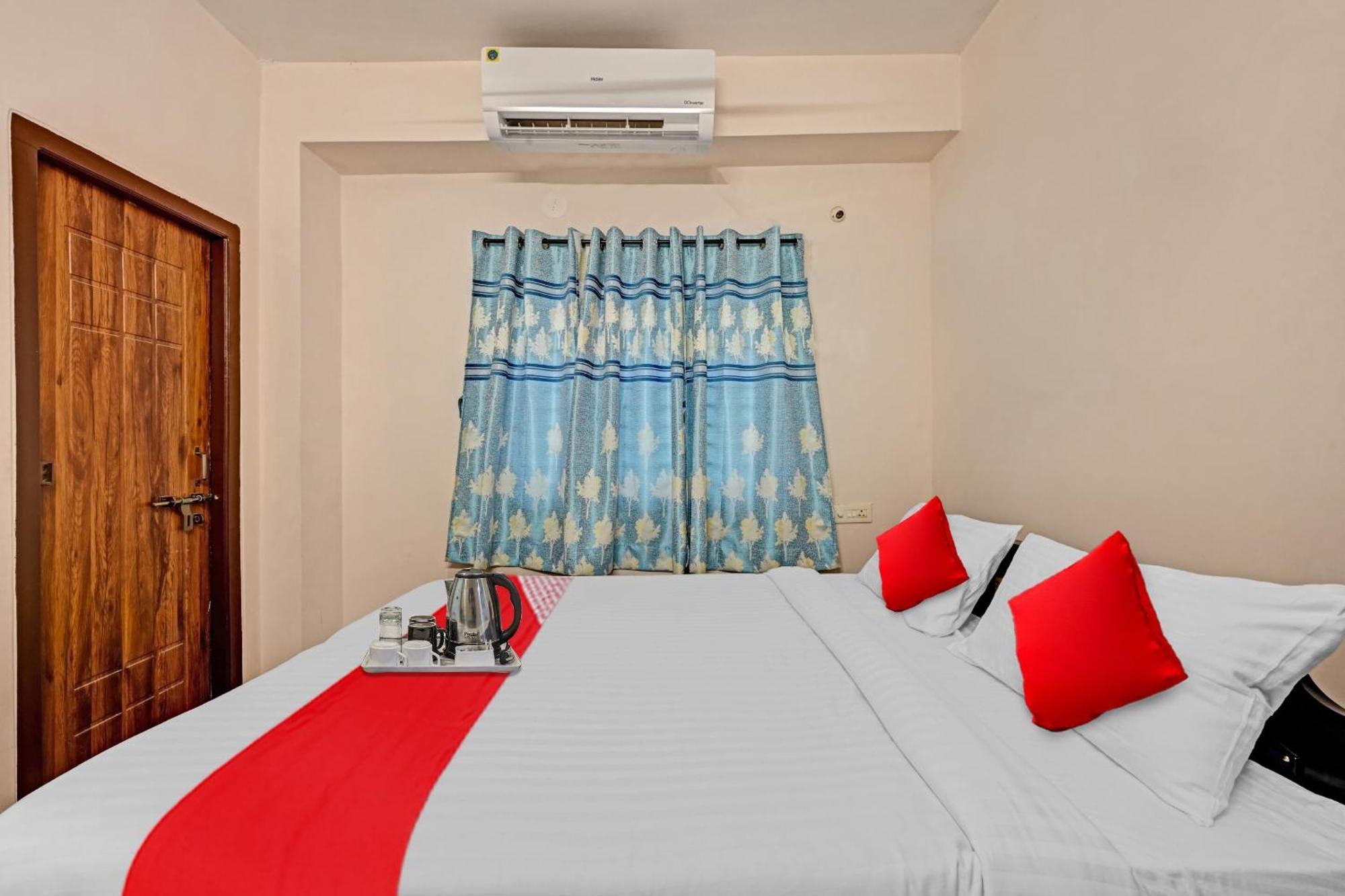 Hotel O Coastal Inn Luxury Service Apartments Kākināda Екстериор снимка