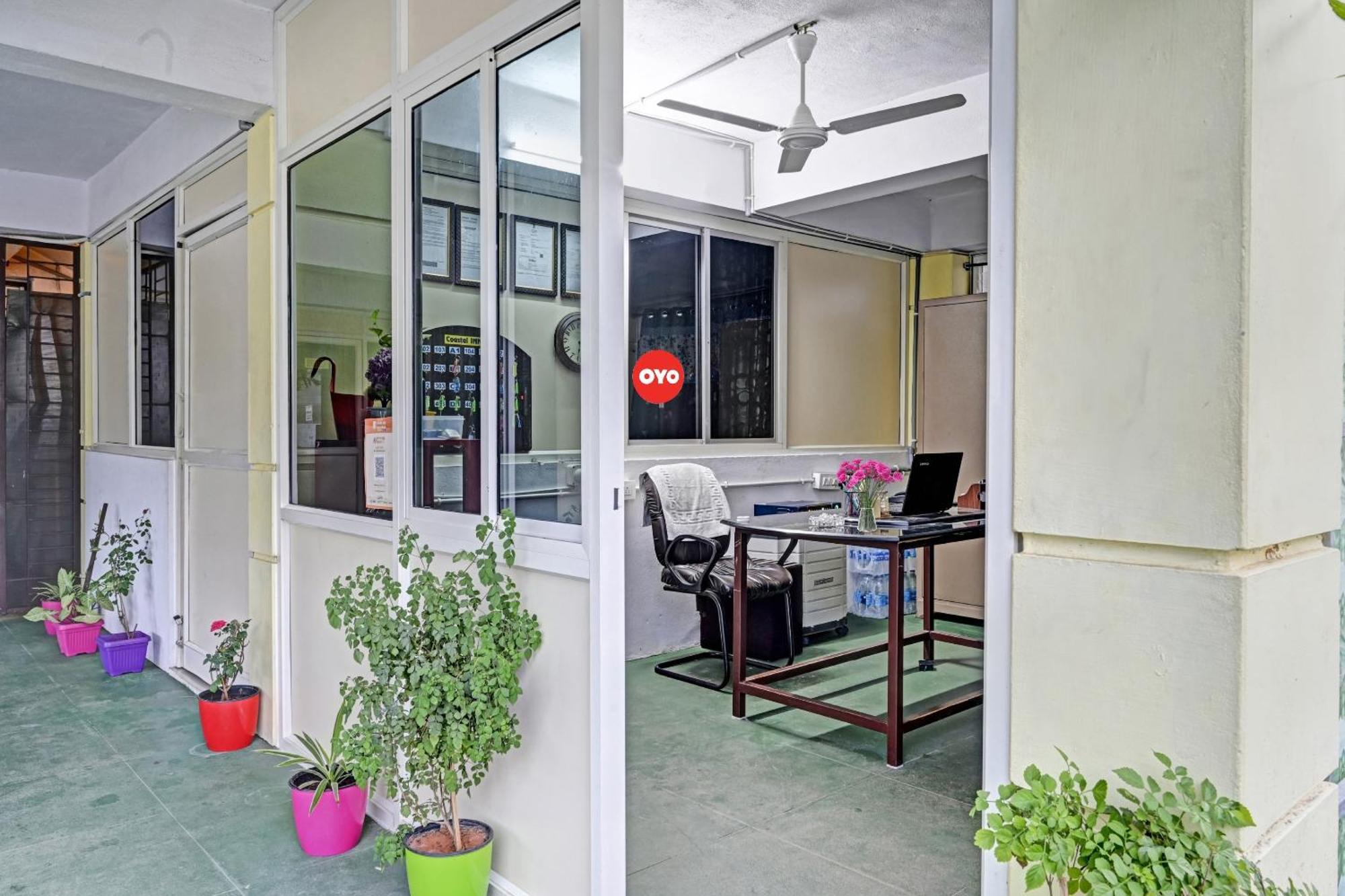 Hotel O Coastal Inn Luxury Service Apartments Kākināda Екстериор снимка