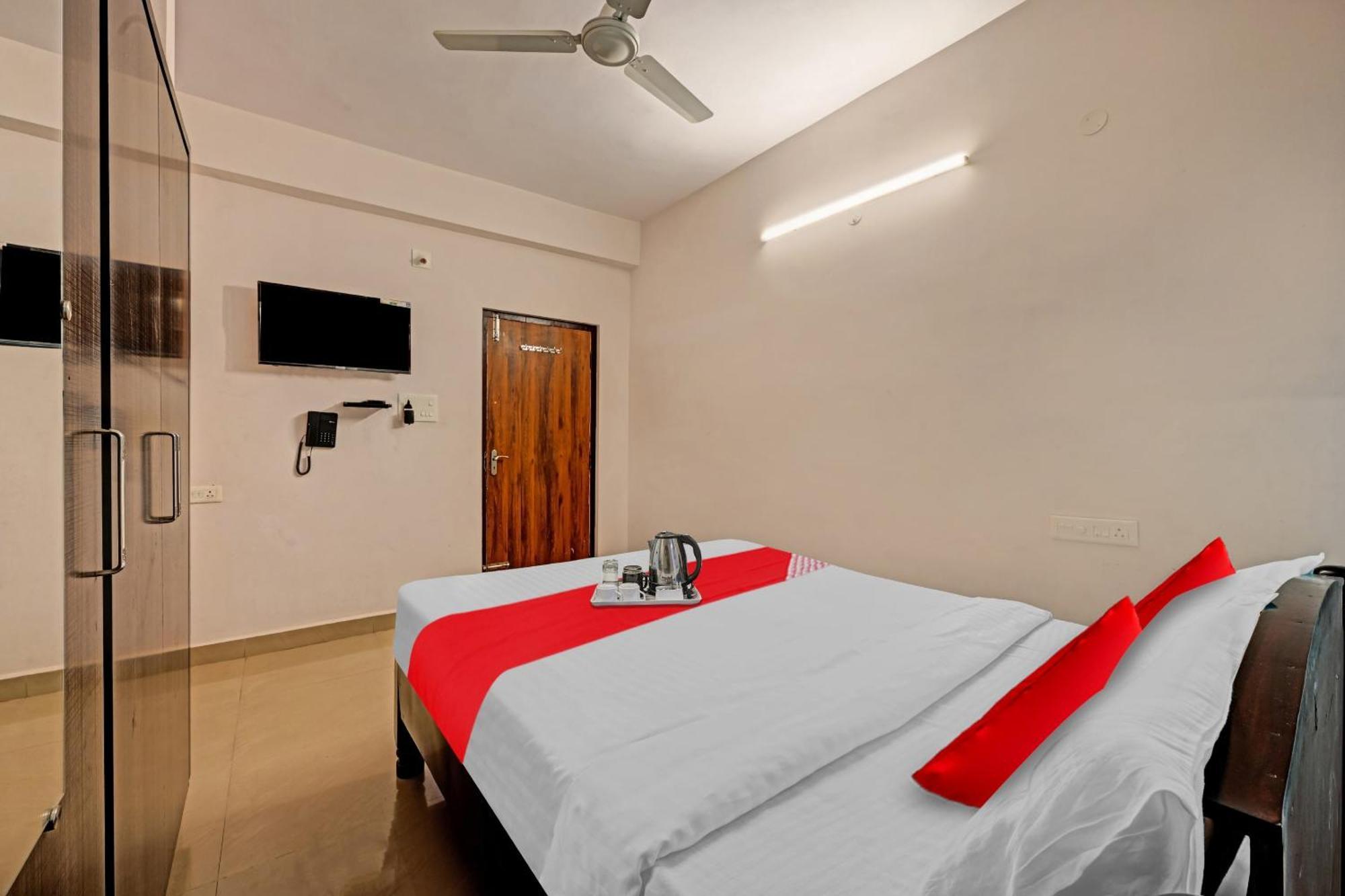 Hotel O Coastal Inn Luxury Service Apartments Kākināda Екстериор снимка